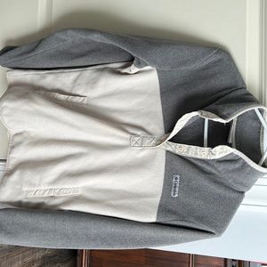 Small Columbia half snap